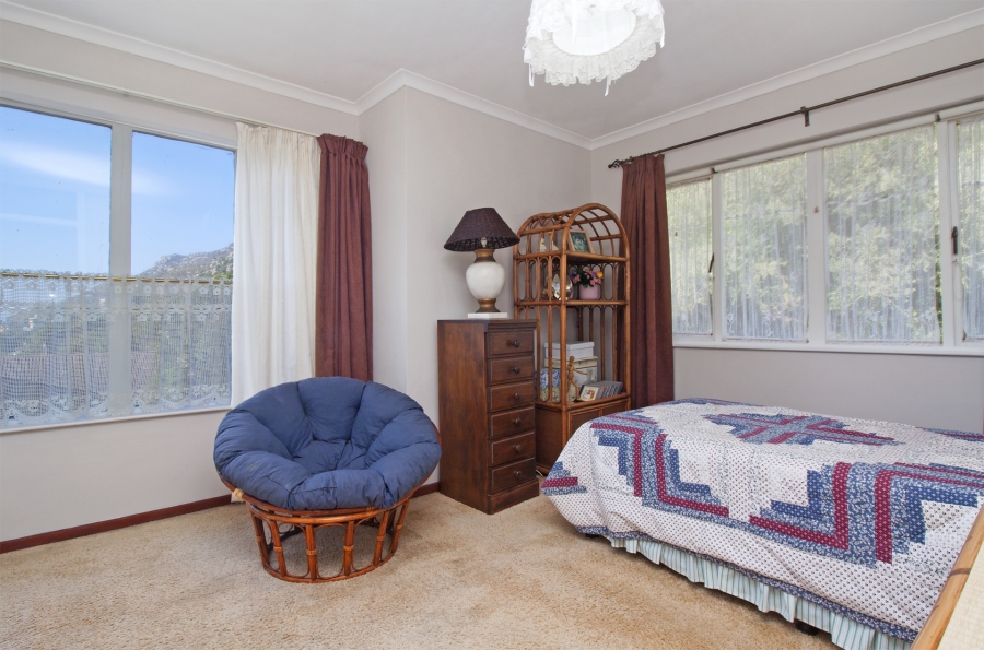 To Let 3 Bedroom Property for Rent in Glencairn Western Cape